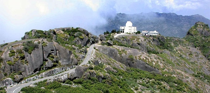 https://d3r8gwkgo0io6y.cloudfront.net/upload/mount abu 2.jpg